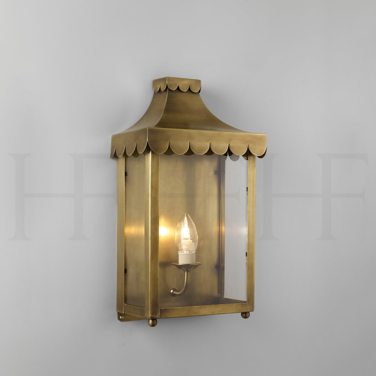 Scallop Edge Wall Lantern